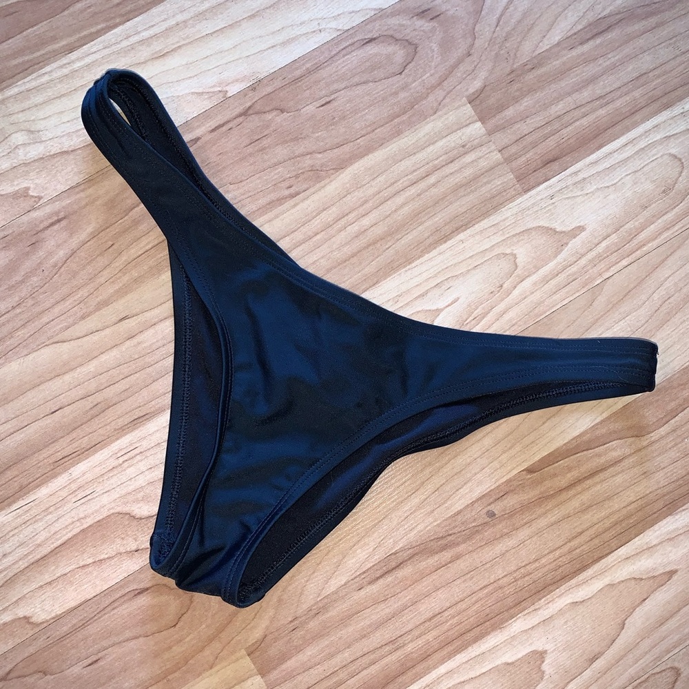 High leg swim bottoms